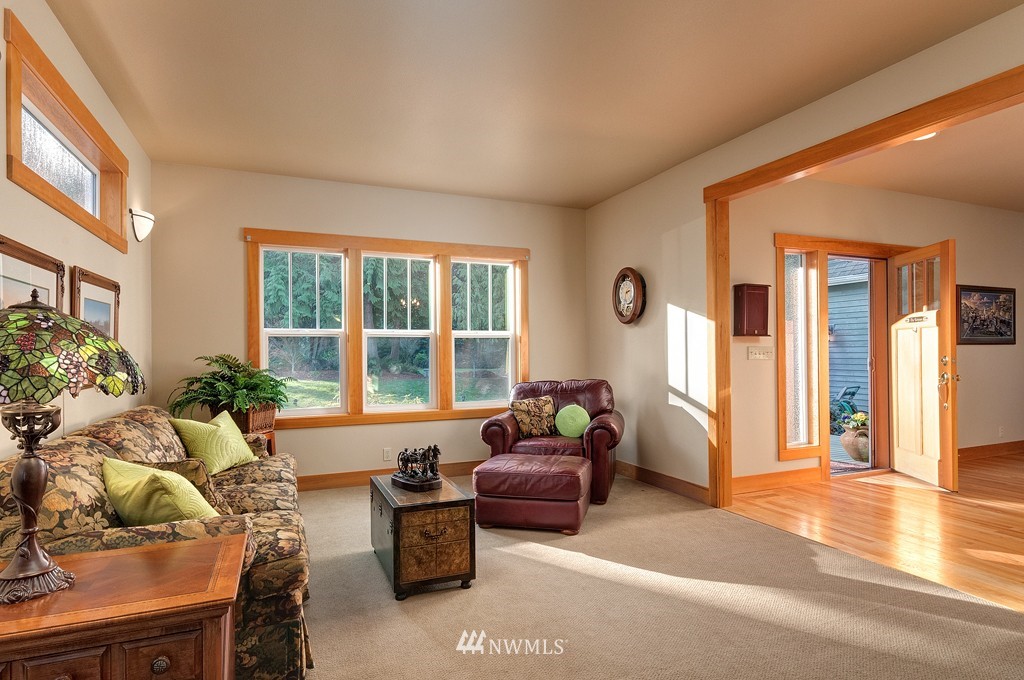 22554 Jefferson Point Road Northeast Kingston, WA 98346 - Photo 3 of 24 Gallery Image 3