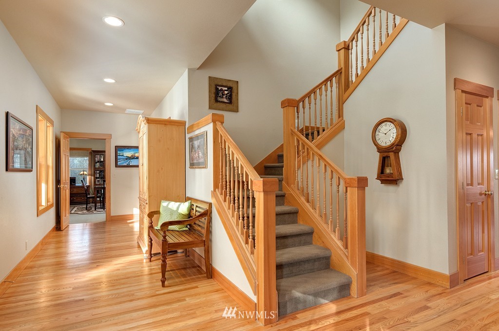 22554 Jefferson Point Road Northeast Kingston, WA 98346 - Photo 4 of 24 Gallery Image 4