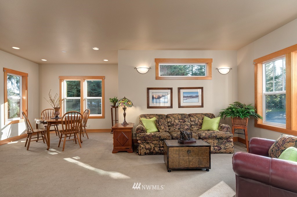 22554 Jefferson Point Road Northeast Kingston, WA 98346 - Photo 5 of 24 Gallery Image 5