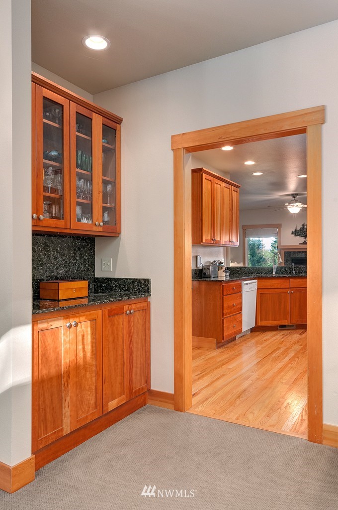 22554 Jefferson Point Road Northeast Kingston, WA 98346 - Photo 6 of 24 Gallery Image 6