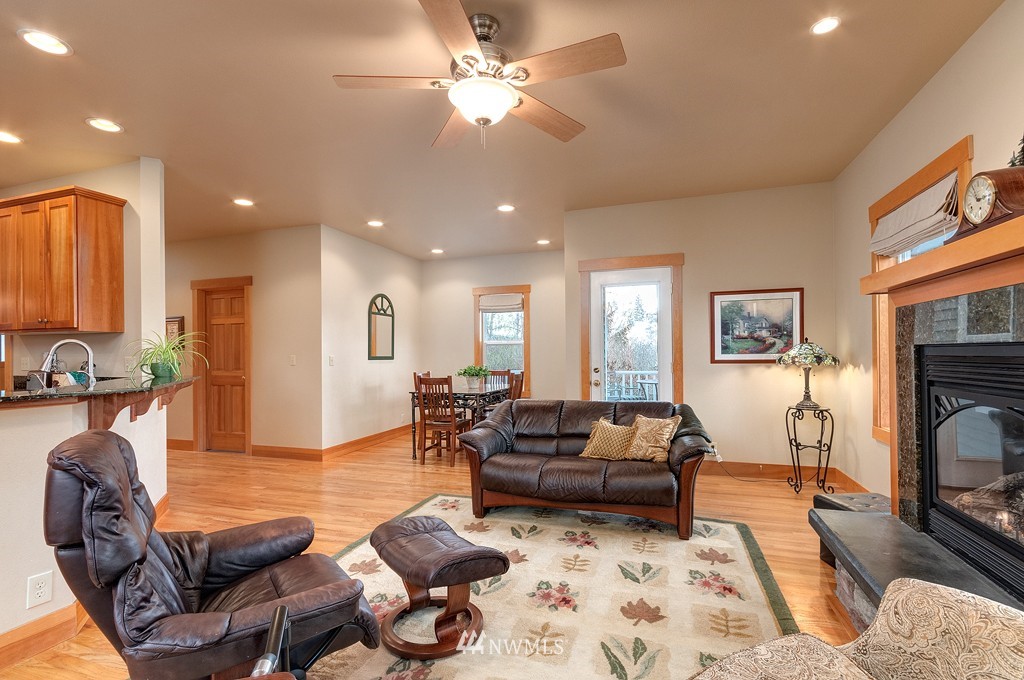 22554 Jefferson Point Road Northeast Kingston, WA 98346 - Photo 8 of 24 Gallery Image 8