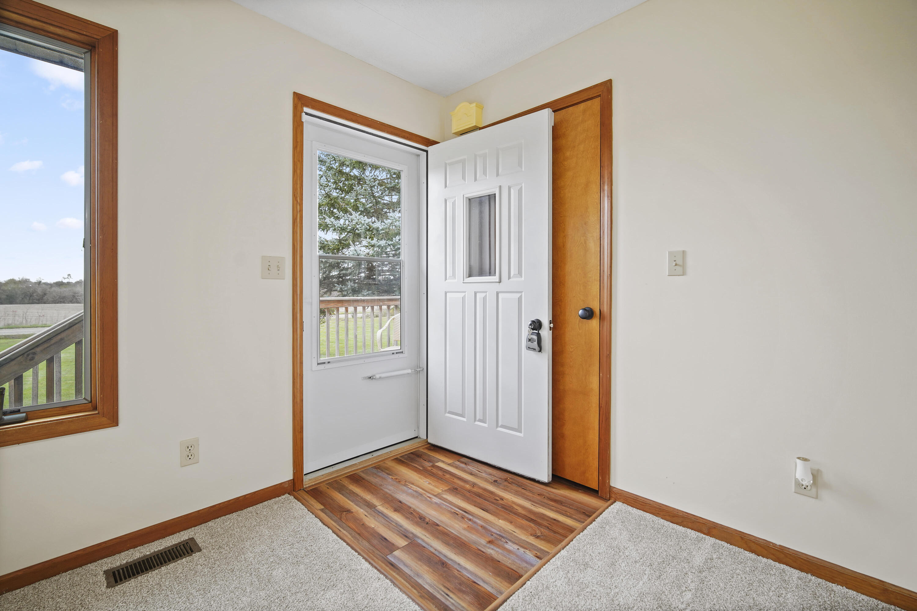 4725 Lowden Road Pleasant Lake, MI 49272 - Photo 8 of 31 DSC09685