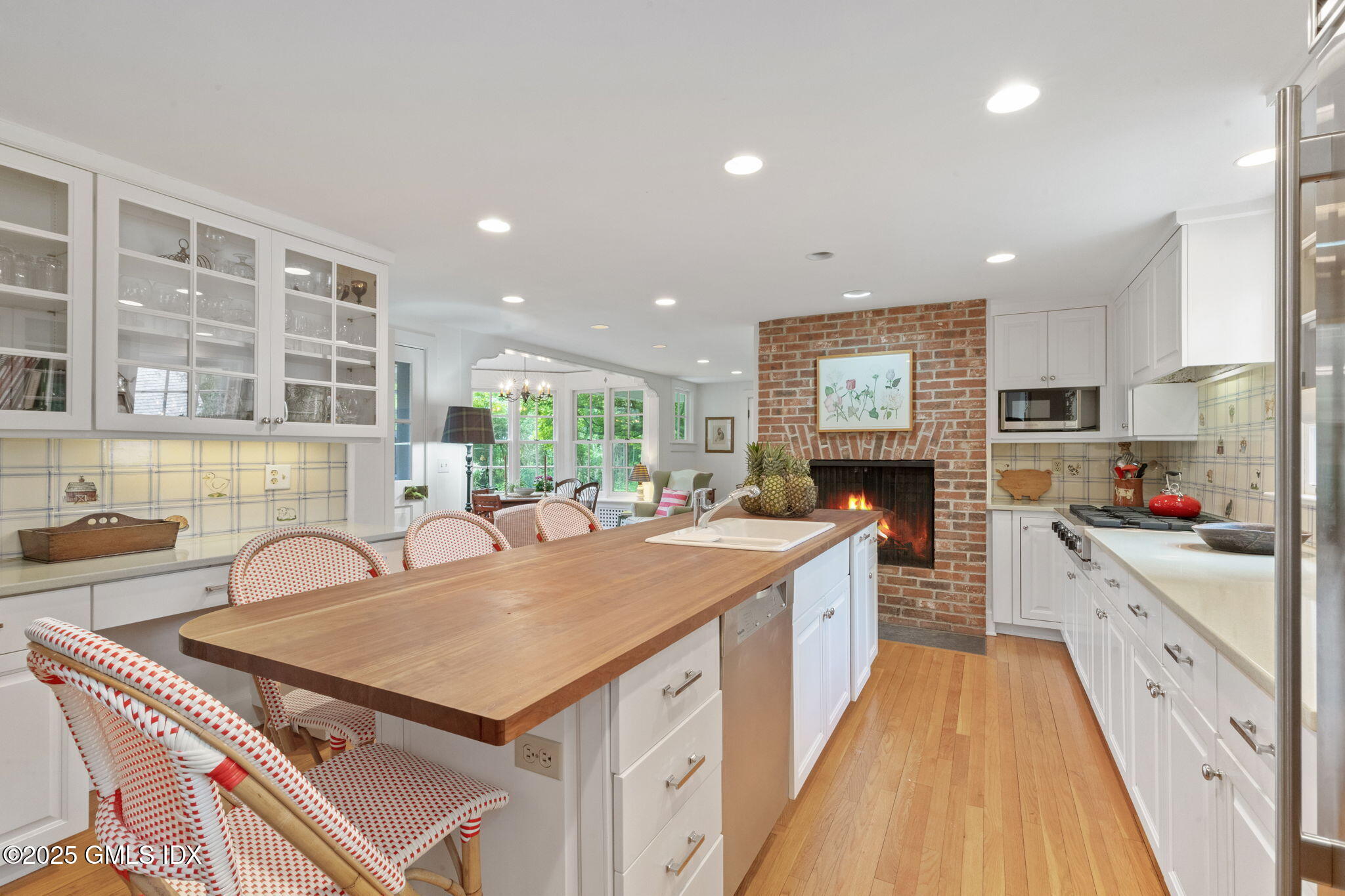 296 Old Church Road Greenwich, CT 06830 - Photo 11 of 35 43-web-or-mls-296-old-church-rd