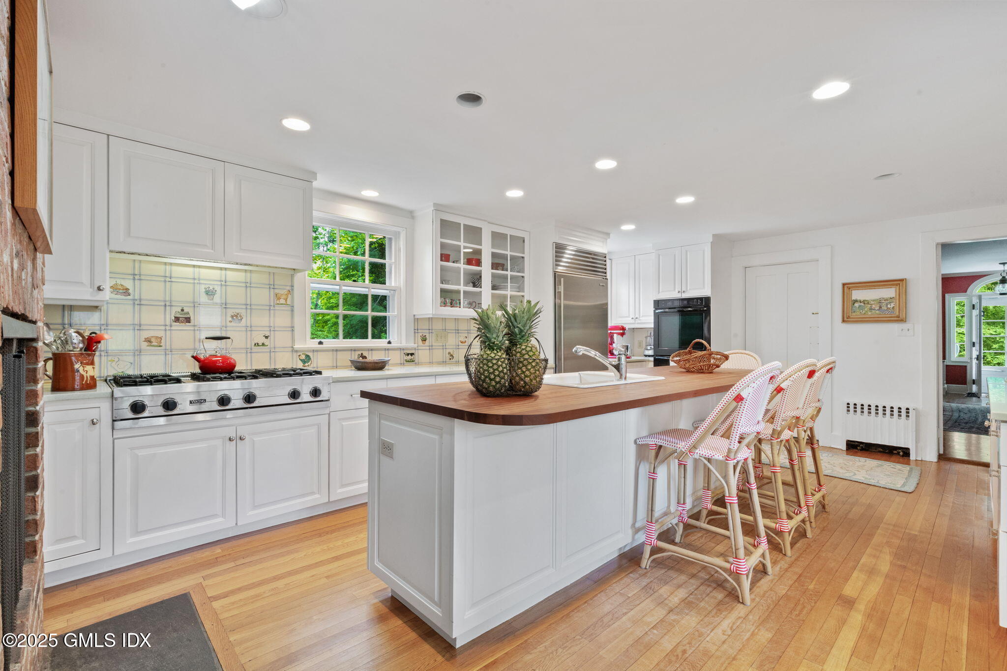 296 Old Church Road Greenwich, CT 06830 - Photo 12 of 35 44-web-or-mls-296-old-church-rd