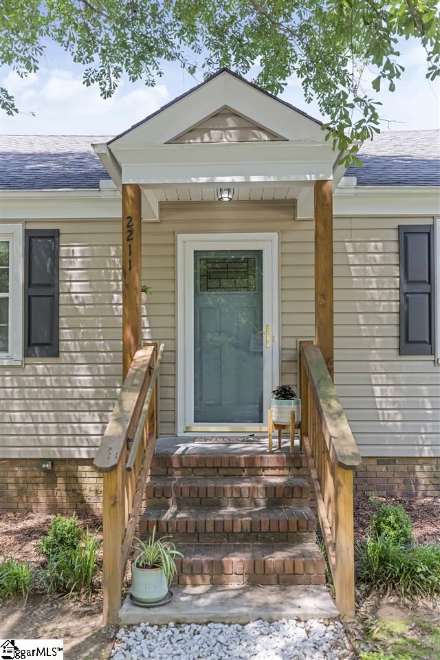2211 Ridgewood Avenue Anderson, SC 29625 - Photo 2 of 33 Gallery Image 2
