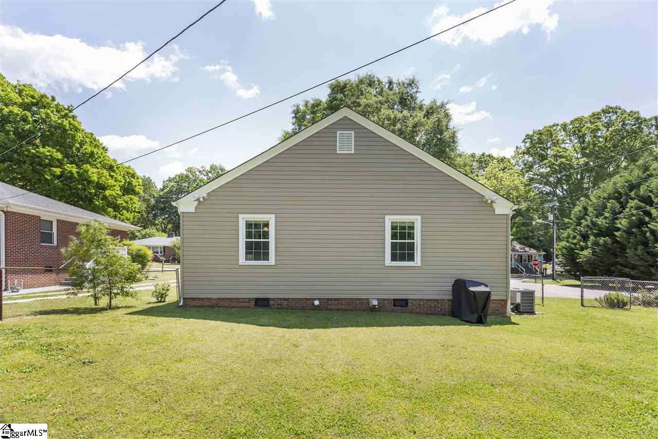 2211 Ridgewood Avenue Anderson, SC 29625 - Photo 29 of 33 Gallery Image 29