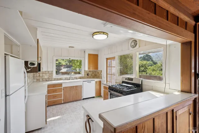 $1,729,000 | 50 Dundee Way, Inverness, CA 94937