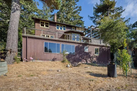 $1,729,000 | 50 Dundee Way, Inverness, CA 94937