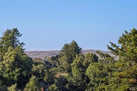 $1,729,000 | 50 Dundee Way, Inverness, CA 94937