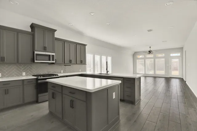 $2,450 | 9313 Aggie Run, San Antonio, TX 78254