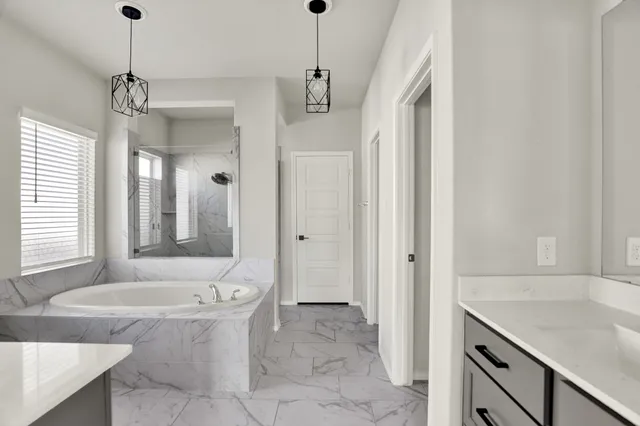 $2,450 | 9313 Aggie Run, San Antonio, TX 78254