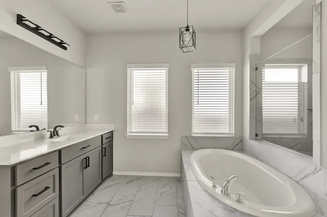 $2,450 | 9313 Aggie Run, San Antonio, TX 78254