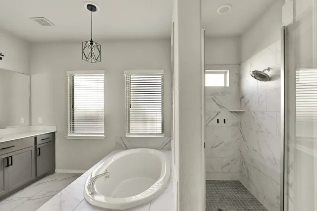 $2,450 | 9313 Aggie Run, San Antonio, TX 78254