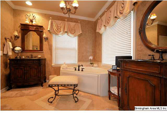 1817 Southview Circle Hoover, AL 35244 - Photo 19 of 31