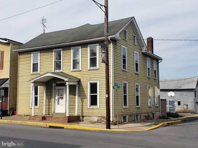 $99,900 | 302 Market Street, Port Royal, PA 17082