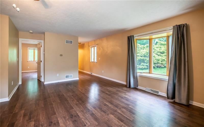 2611 Lah Road Gibsonia, PA 15044 - Photo 19 of 25 Dining area of in-law suite