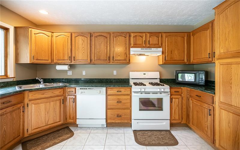 2611 Lah Road Gibsonia, PA 15044 - Photo 8 of 25 Gallery Image 8