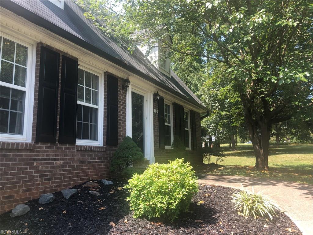 2104 Independence Road Winston-Salem, NC 27106 - Photo 2 of 25 Gallery Image 2