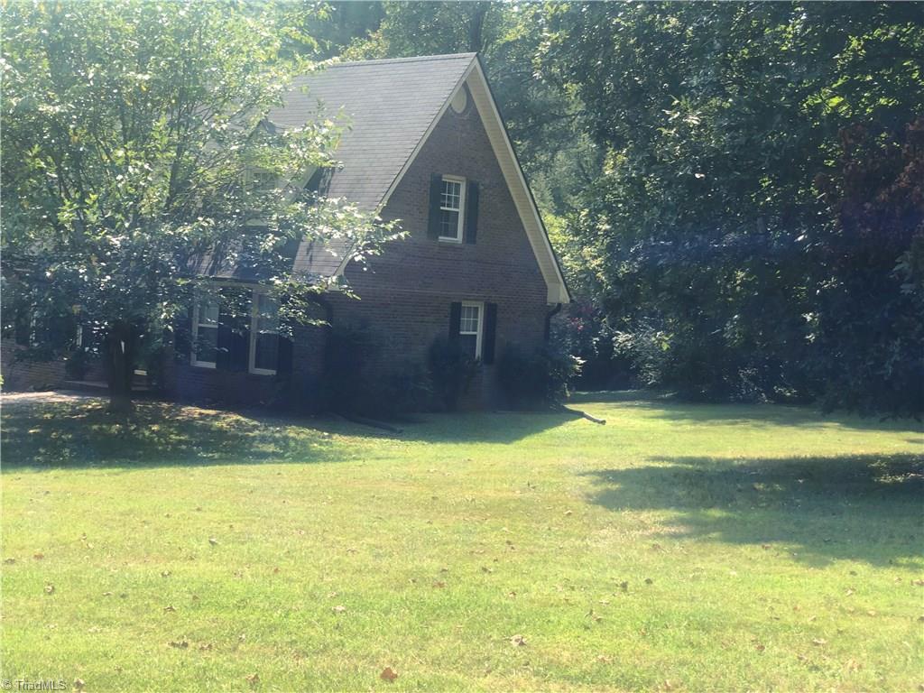 2104 Independence Road Winston-Salem, NC 27106 - Photo 3 of 25 Gallery Image 3