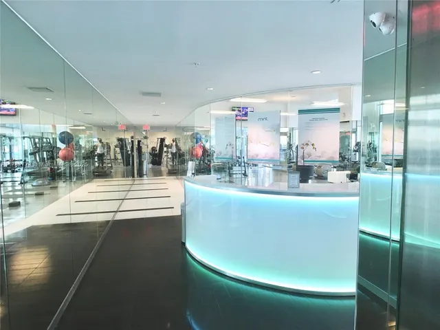 $740,000 | 92 Southwest 3rd Street, Unit 4410, Miami, FL 33130