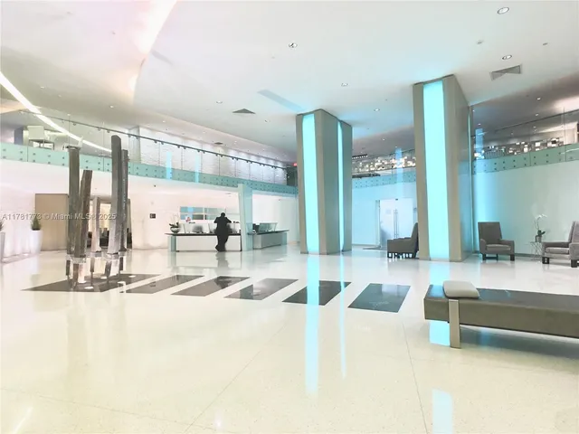 $740,000 | 92 Southwest 3rd Street, Unit 4410, Miami, FL 33130