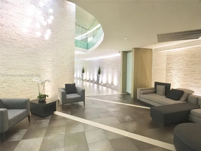 $740,000 | 92 Southwest 3rd Street, Unit 4410, Miami, FL 33130