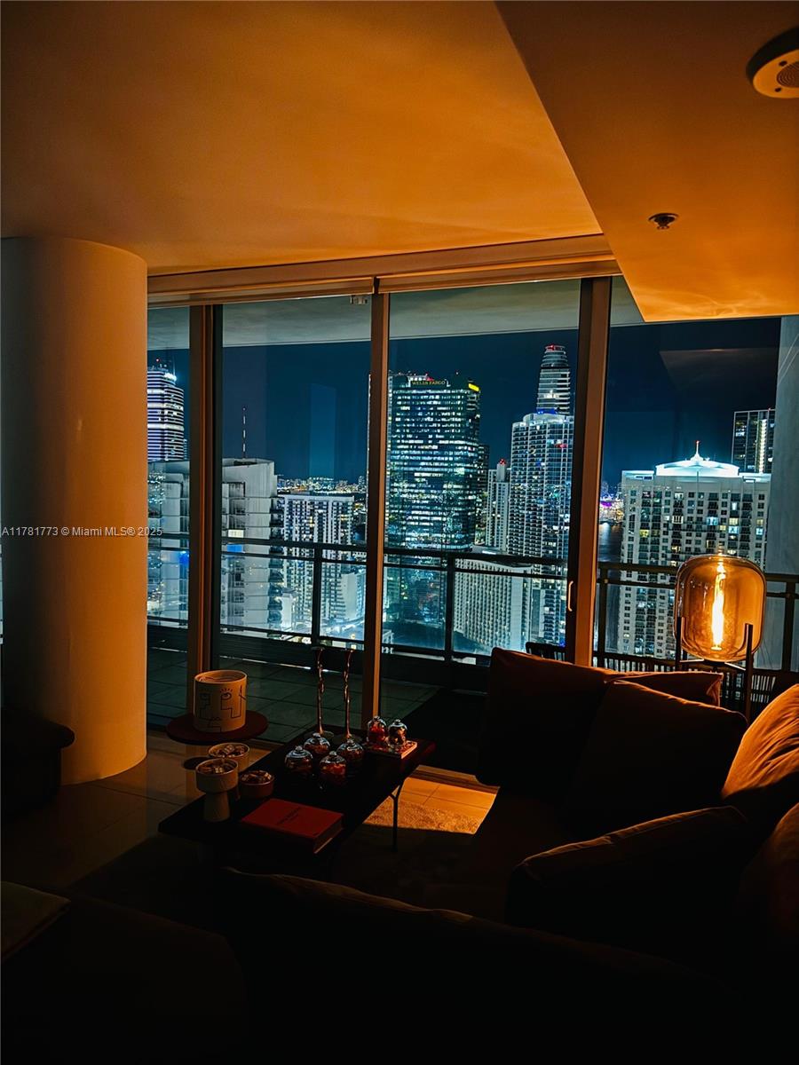 92 Southwest 3rd Street, Unit 4410 Miami, FL 33130 - Photo 7 of 26