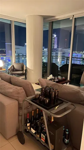 $740,000 | 92 Southwest 3rd Street, Unit 4410, Miami, FL 33130