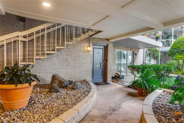 $235,000 | 2301 Ridgmar Plaza, Unit 17, Fort Worth, TX 76116