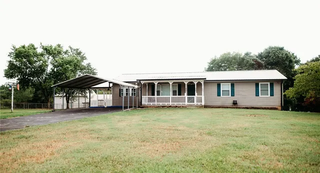 $1,950 | 1251 Highway 59, Fair Play, SC 29643