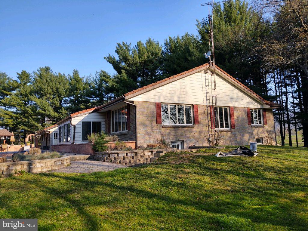 3145 Spring Road Carlisle, PA 17013 - Photo 4 of 62 Gallery Image 4