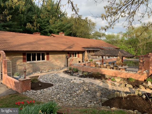 3145 Spring Road Carlisle, PA 17013 - Photo 6 of 62 Gallery Image 6