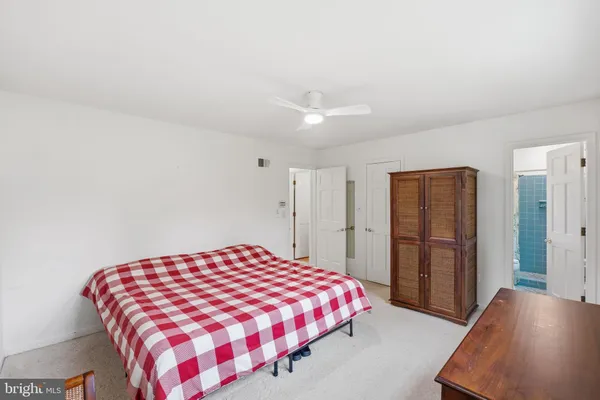 $4,800 | 9809 Sunset Drive, Rockville, MD 20850