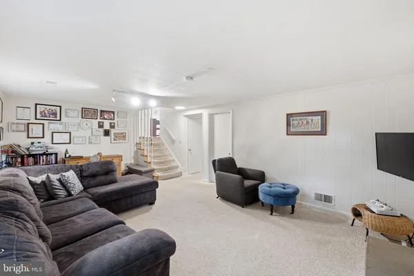 $4,800 | 9809 Sunset Drive, Rockville, MD 20850