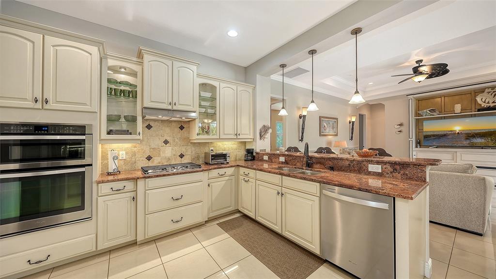 8057 Rio Bella Place Bradenton, FL 34201 - Photo 17 of 71
