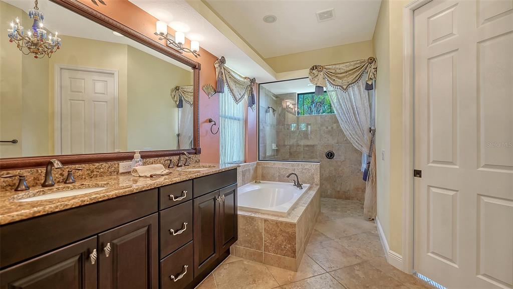 8057 Rio Bella Place Bradenton, FL 34201 - Photo 21 of 71
