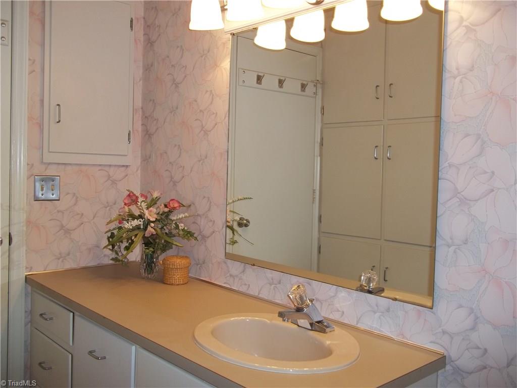 556 Pinewood Road Asheboro, NC 27205 - Photo 21 of 29 Gallery Image 21