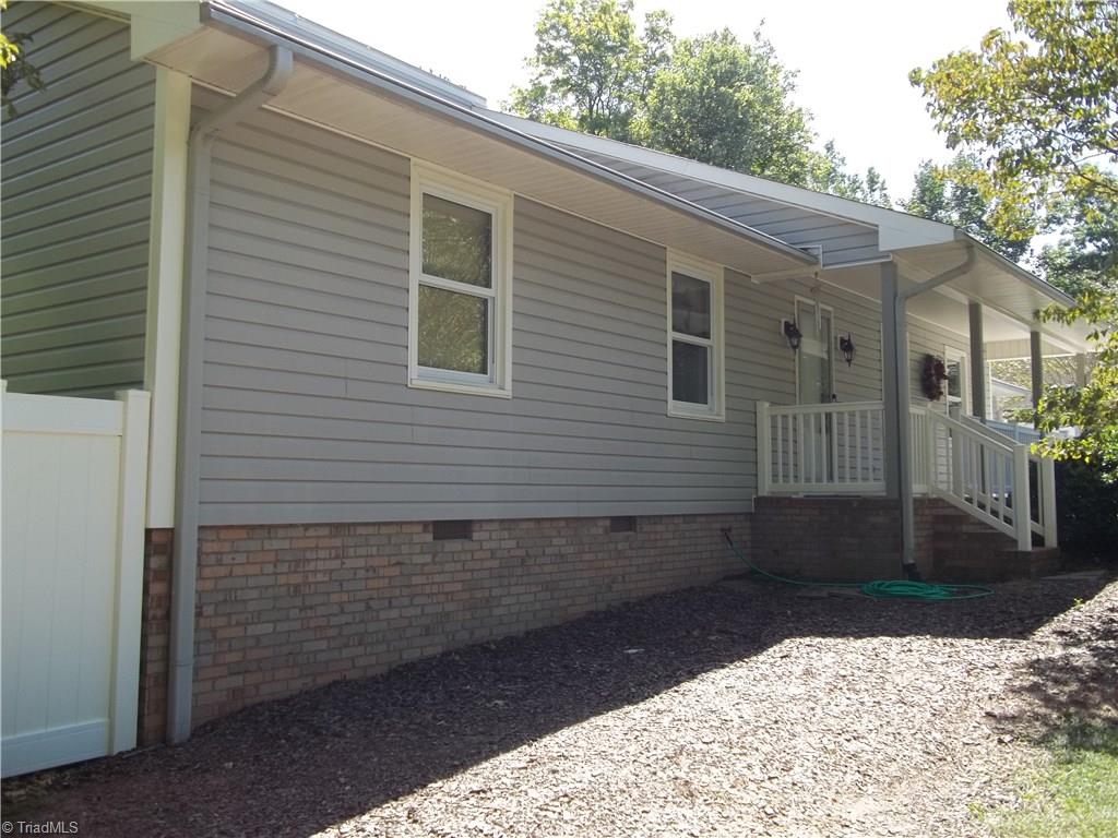 556 Pinewood Road Asheboro, NC 27205 - Photo 4 of 29 Gallery Image 4