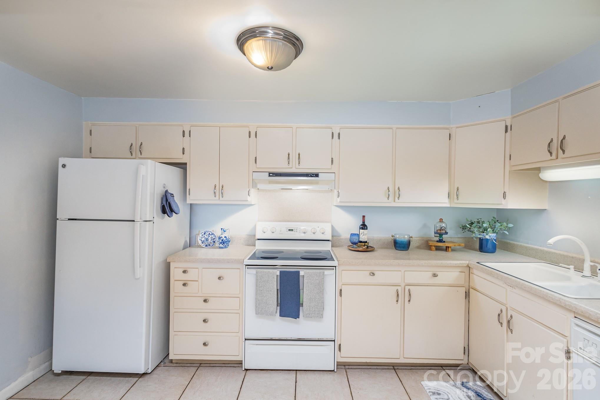 1300 Reece Road, Unit 302 Charlotte, NC 28209 - Photo 11 of 23 Gallery Image 11