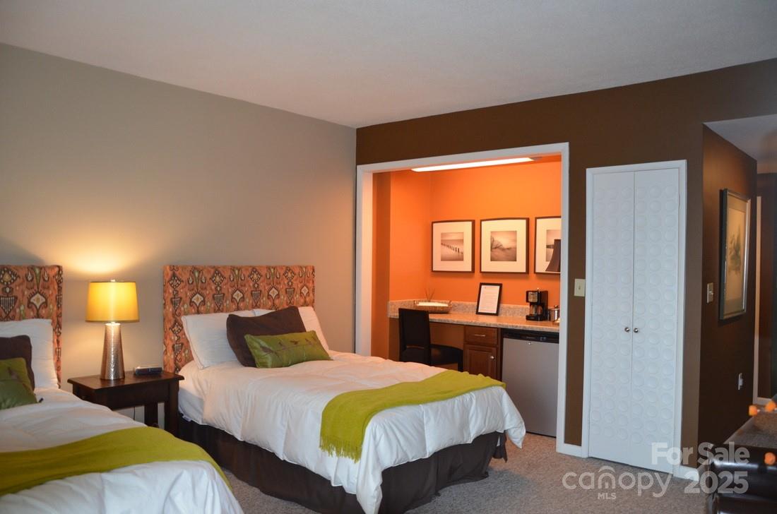 1300 Reece Road, Unit 302 Charlotte, NC 28209 - Photo 17 of 23