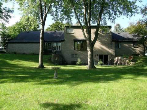 1168 Crooked Lake Road Fenton, MI 48430 - Photo 4 of 22 20374192-3.JPG