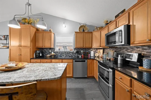 $389,900 | 4024 Sequoia Drive, Edwardsville, IL 62025