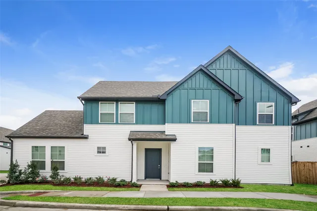$2,609 | 9835 Willow Creek, Unit 520, Tomball, TX 77375