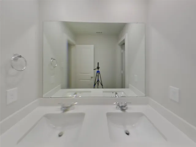 $2,609 | 9835 Willow Creek, Unit 520, Tomball, TX 77375