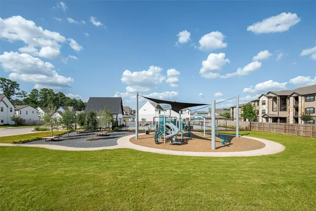 $2,609 | 9835 Willow Creek, Unit 520, Tomball, TX 77375