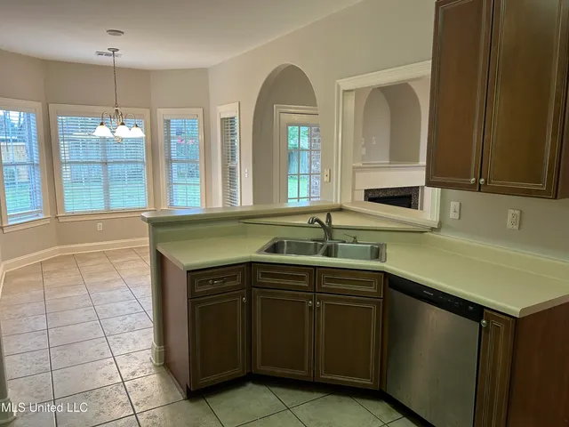 $2,395 | 3069 Roseleigh Drive, Southaven, MS 38672