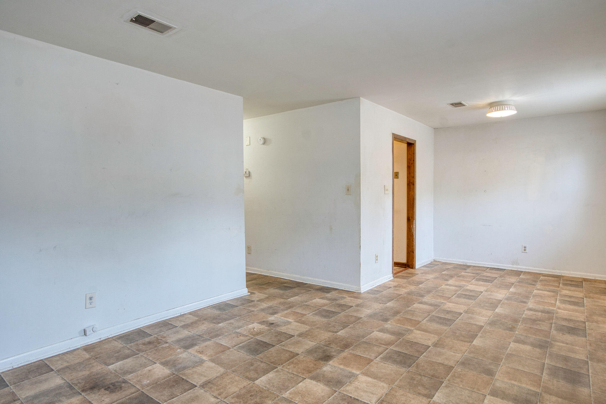 2432 Winston Way Augusta, GA 30906 - Photo 2 of 13 04f7719a-c454-4976-914b-3c09f65464c6