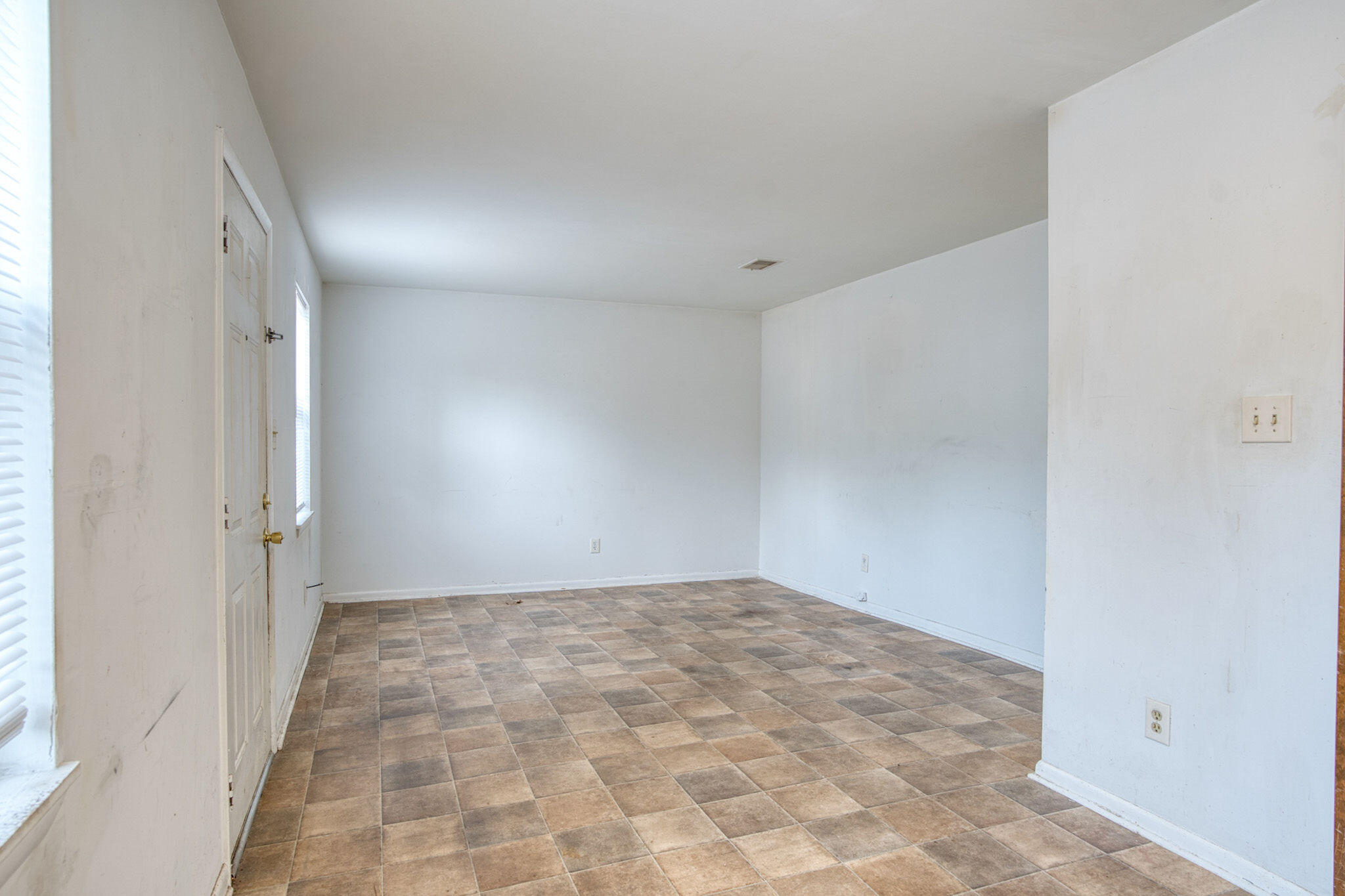 2432 Winston Way Augusta, GA 30906 - Photo 3 of 13 b854e7fc-a6f5-4840-8ba4-bb4d4804fb01