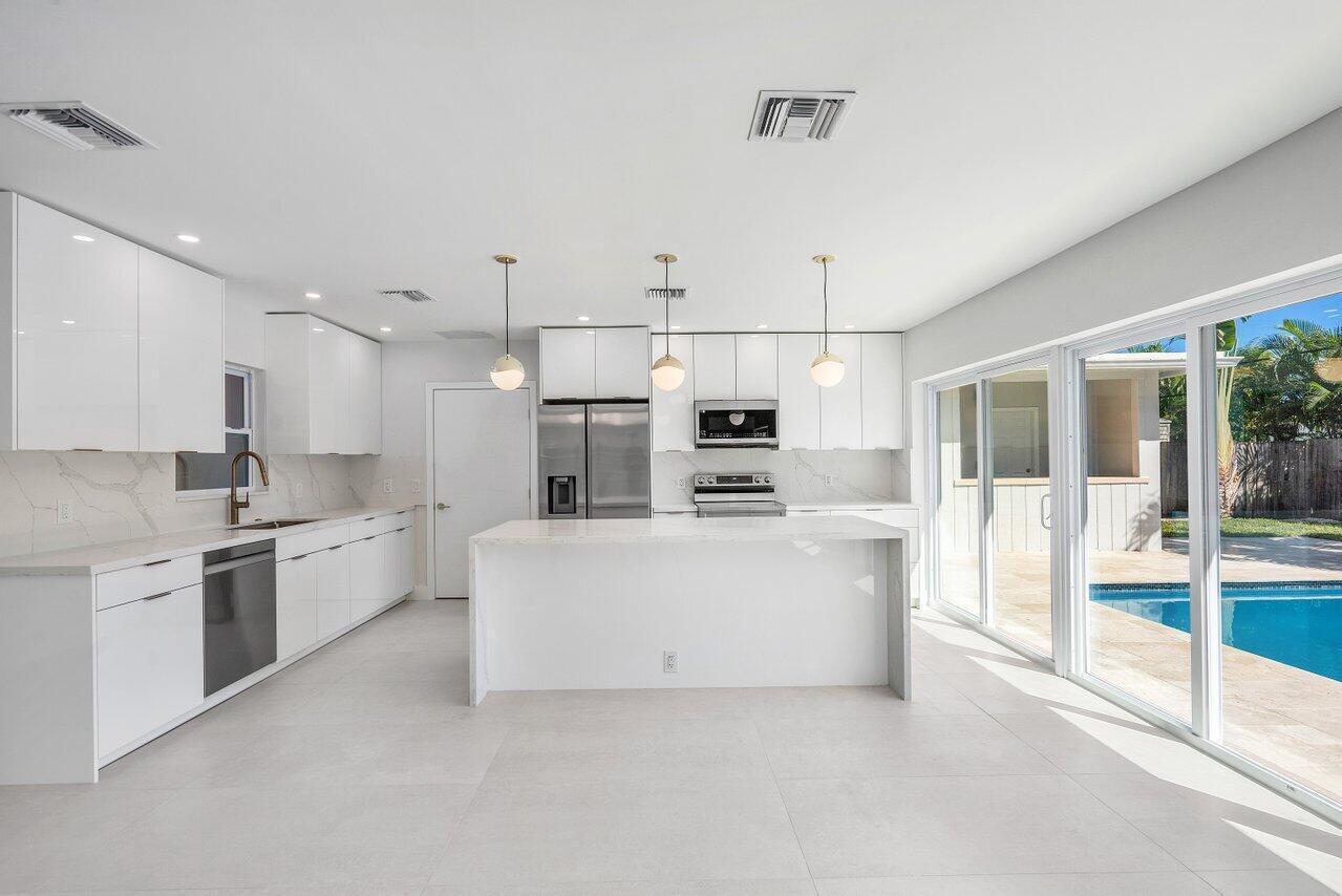 46 Southwest 9th Avenue Boca Raton, FL 33486 - Photo 14 of 41 014-46Southwest9thAvenue-BocaRaton-FL-33