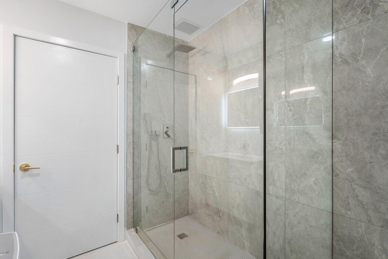 46 Southwest 9th Avenue Boca Raton, FL 33486 - Photo 19 of 41 019-46Southwest9thAvenue-BocaRaton-FL-33